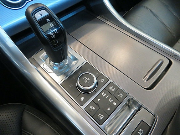 Land Rover Range Rover Sport 14 of 17