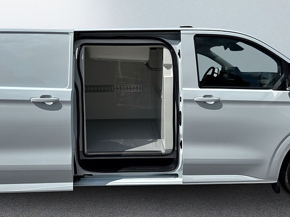 Volkswagen Transporter 12 of 17