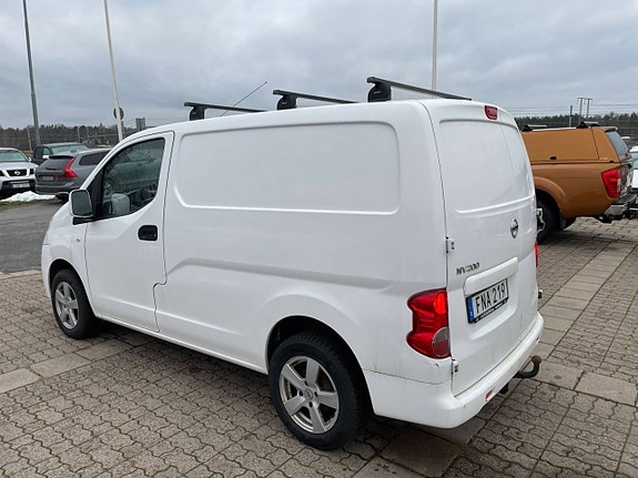 Nissan NV200 2 of 5