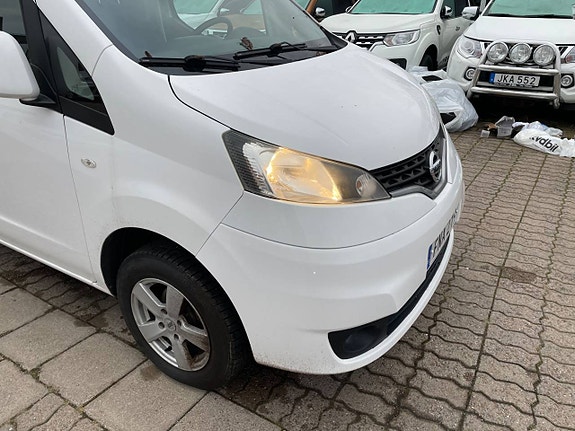 Nissan NV200 9 of 21