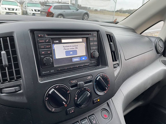 Nissan NV200 17 of 21