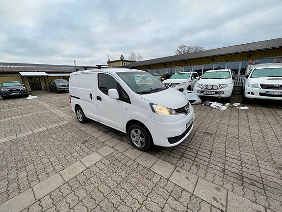 Nissan NV200 8 of 21