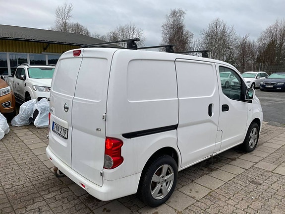 Nissan NV200 3 of 5