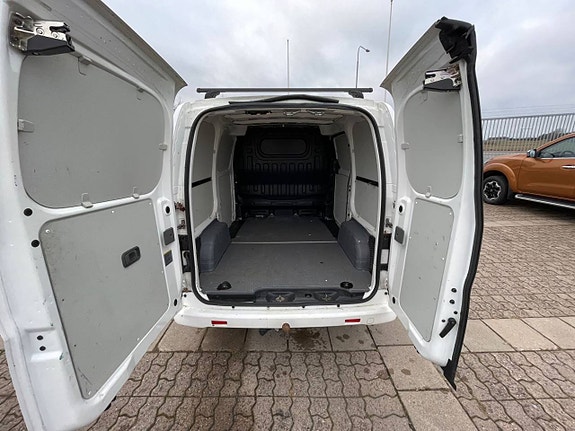 Nissan NV200 12 of 21