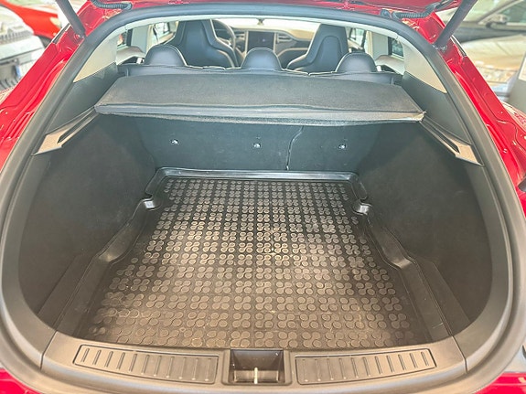 Tesla Model S 20 of 21