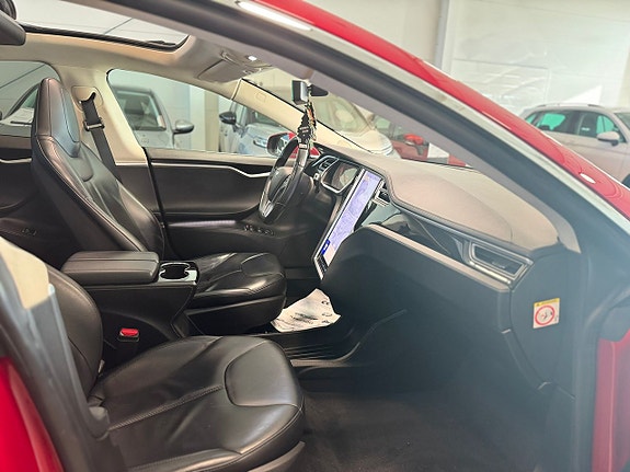 Tesla Model S 8 of 21