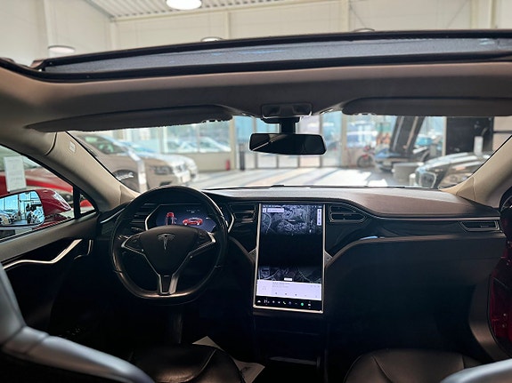 Tesla Model S 14 of 21