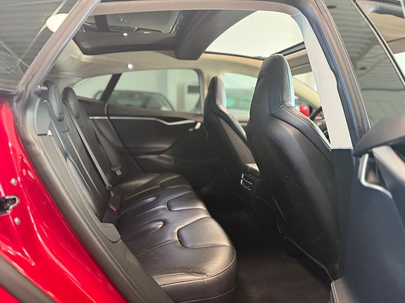 Tesla Model S 12 of 21