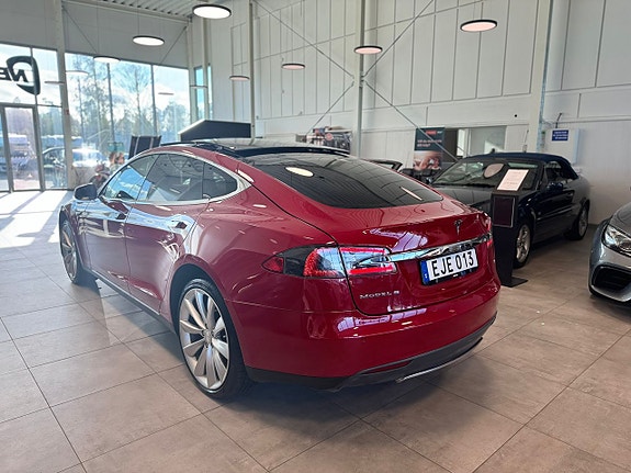 Tesla Model S 5 of 5