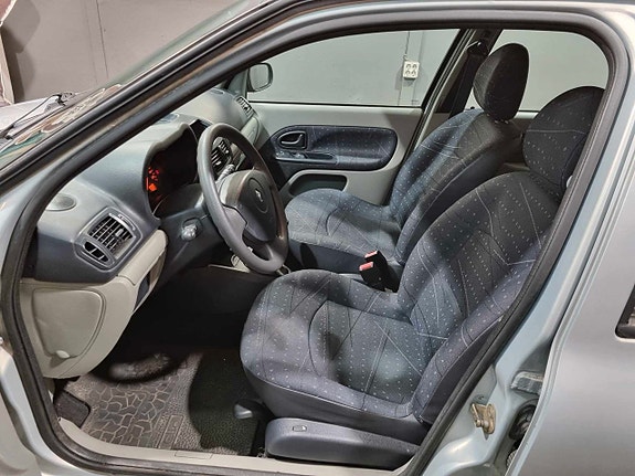 Renault Clio 6 of 13