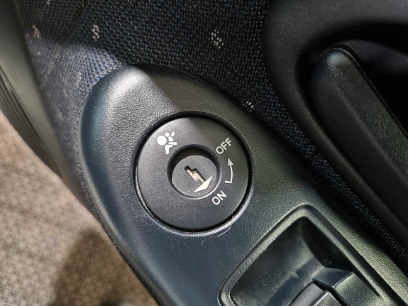 Renault Clio 13 of 13