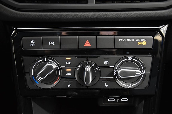 Volkswagen T-Cross 22 of 24