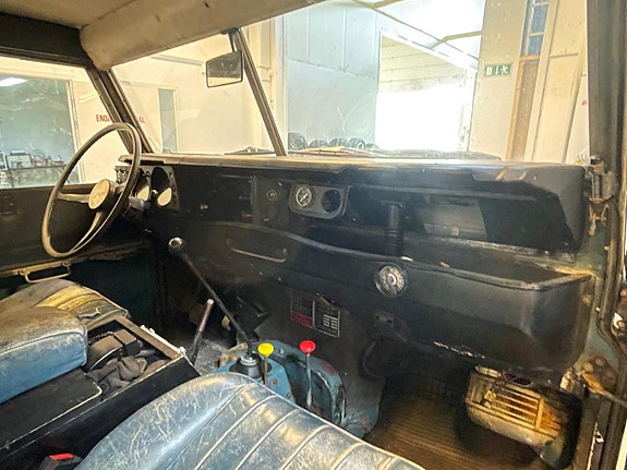 Land Rover Series 14 of 23
