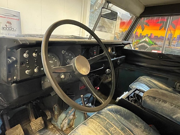 Land Rover Series 8 of 23