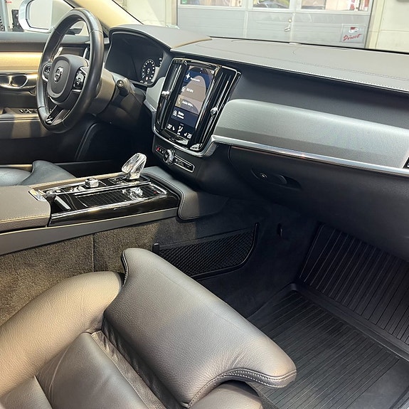 Volvo V90 12 of 14