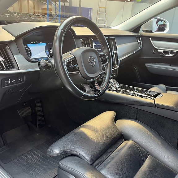 Volvo V90 9 of 14