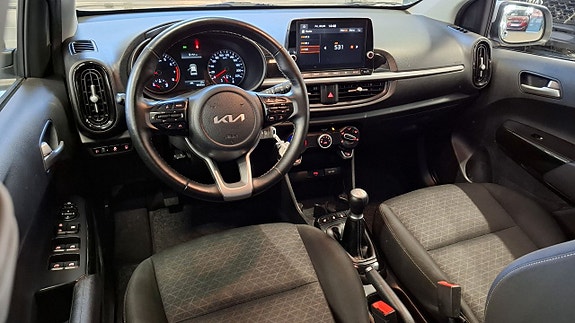 Kia Picanto 2 of 22