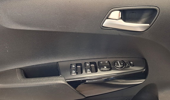Kia Picanto 15 of 22