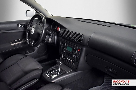 Volkswagen Passat 13 of 20