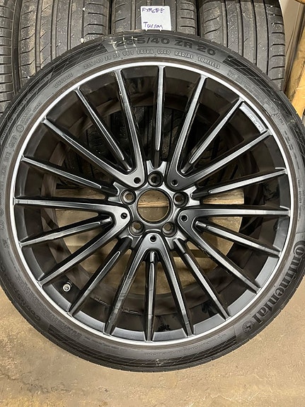 Mercedes-Benz GLA45 4 of 5