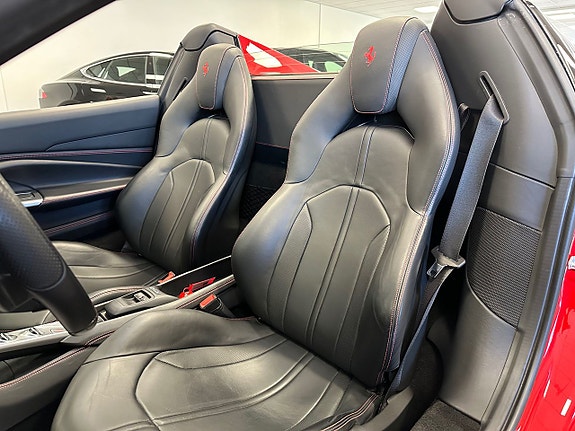 Ferrari F8 Spider 20 of 27