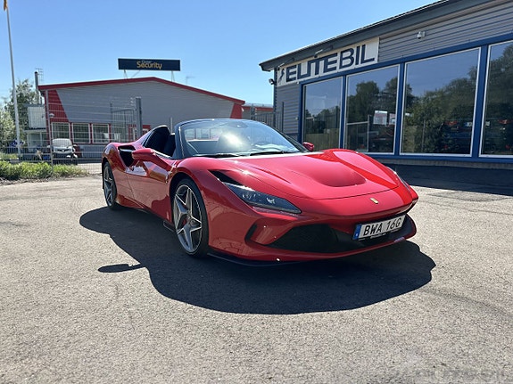 Ferrari F8 Spider 2 of 5