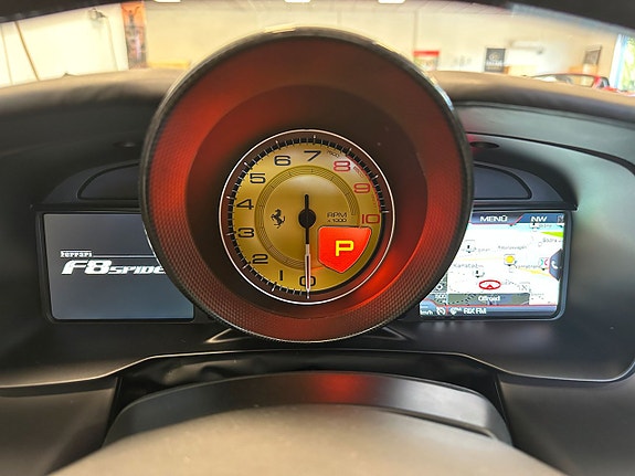 Ferrari F8 Spider 24 of 27