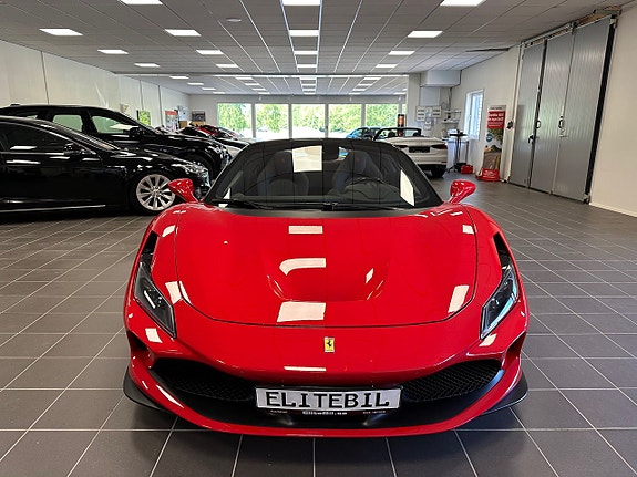 Ferrari F8 Spider 13 of 27