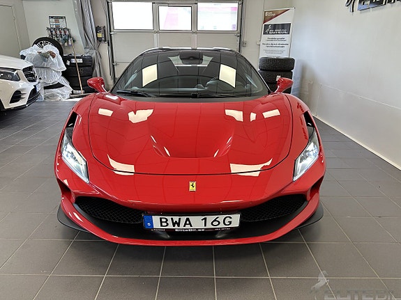 Ferrari F8 Spider 10 of 27