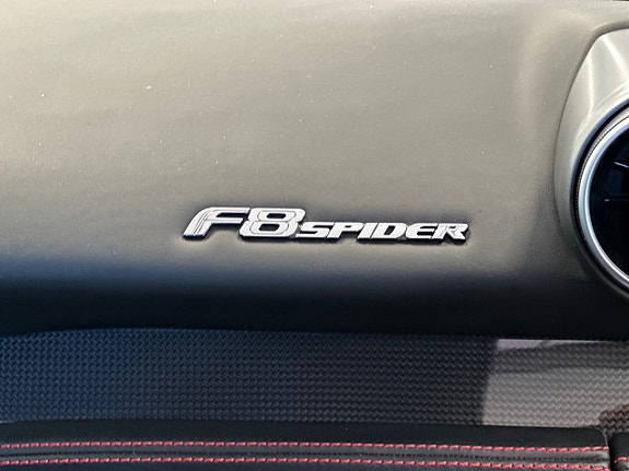 Ferrari F8 Spider 26 of 27