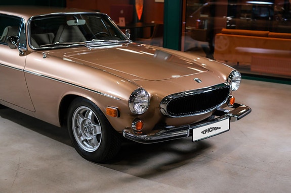 Volvo 1800ES 2 of 27