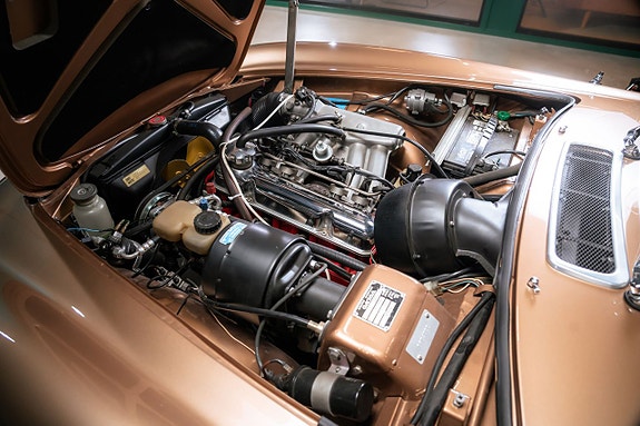 Volvo 1800ES 14 of 27