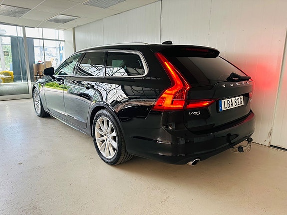 Volvo V90 3 of 5