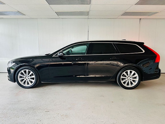 Volvo V90 2 of 5