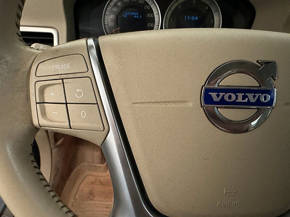 Volvo V70 11 of 14