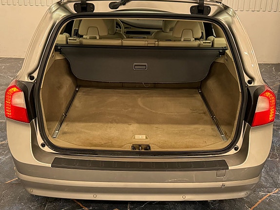 Volvo V70 5 of 14