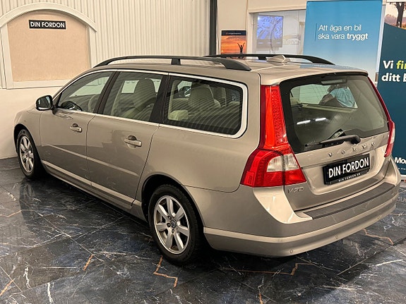 Volvo V70 4 of 14
