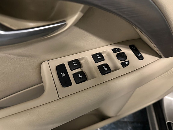 Volvo V70 14 of 14