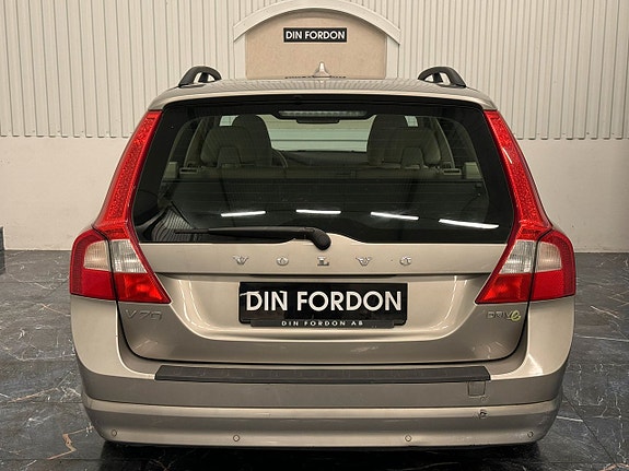 Volvo V70 6 of 14