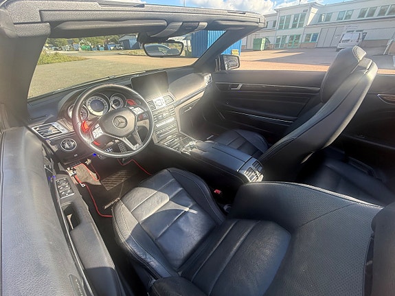 Mercedes-Benz E220 16 of 30