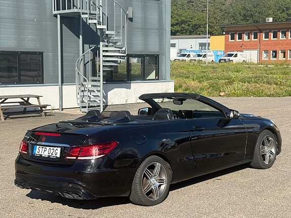 Mercedes-Benz E220 23 of 30
