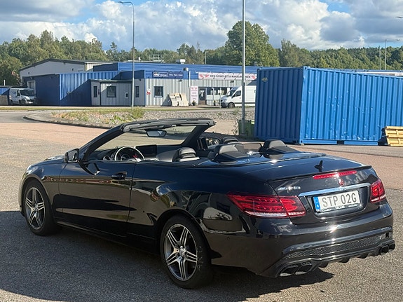 Mercedes-Benz E220 25 of 30