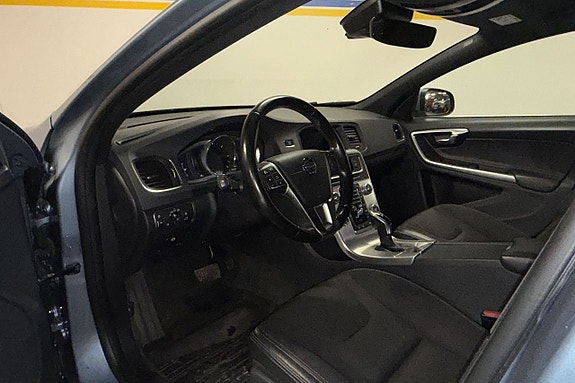 Volvo V60 9 of 22