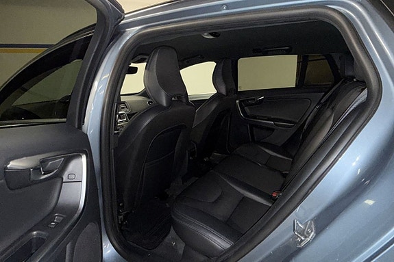 Volvo V60 10 of 22