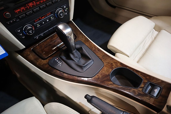 BMW 325i 11 of 26