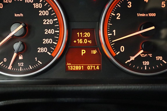 BMW 325i 18 of 26