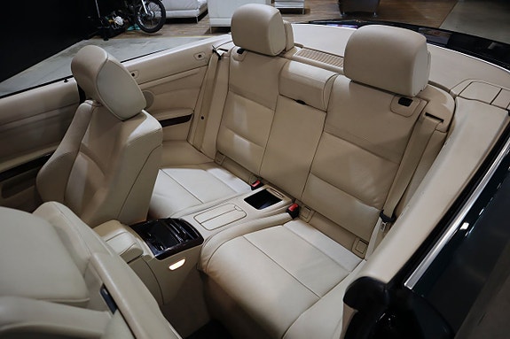 BMW 325i 15 of 26