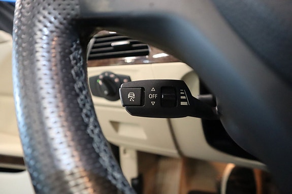 BMW 325i 14 of 26