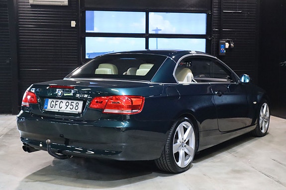 BMW 325i 21 of 26