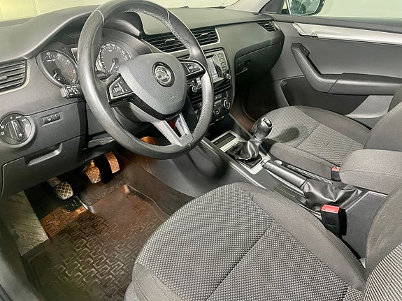 Skoda Octavia 7 of 15